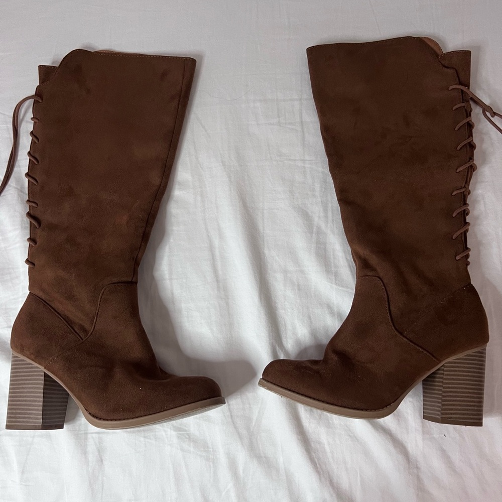 Brown Knee-High Lace-Up Boots
